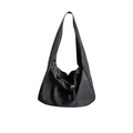 Sac hobo en nylon noir à longue anse d'épaule et cordons de serrage, présenté seul sur fond blanc