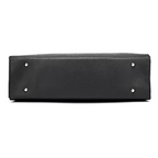 Fond du sac noir vu à plat, base rigide et quatre pieds métalliques protecteurs aux angles