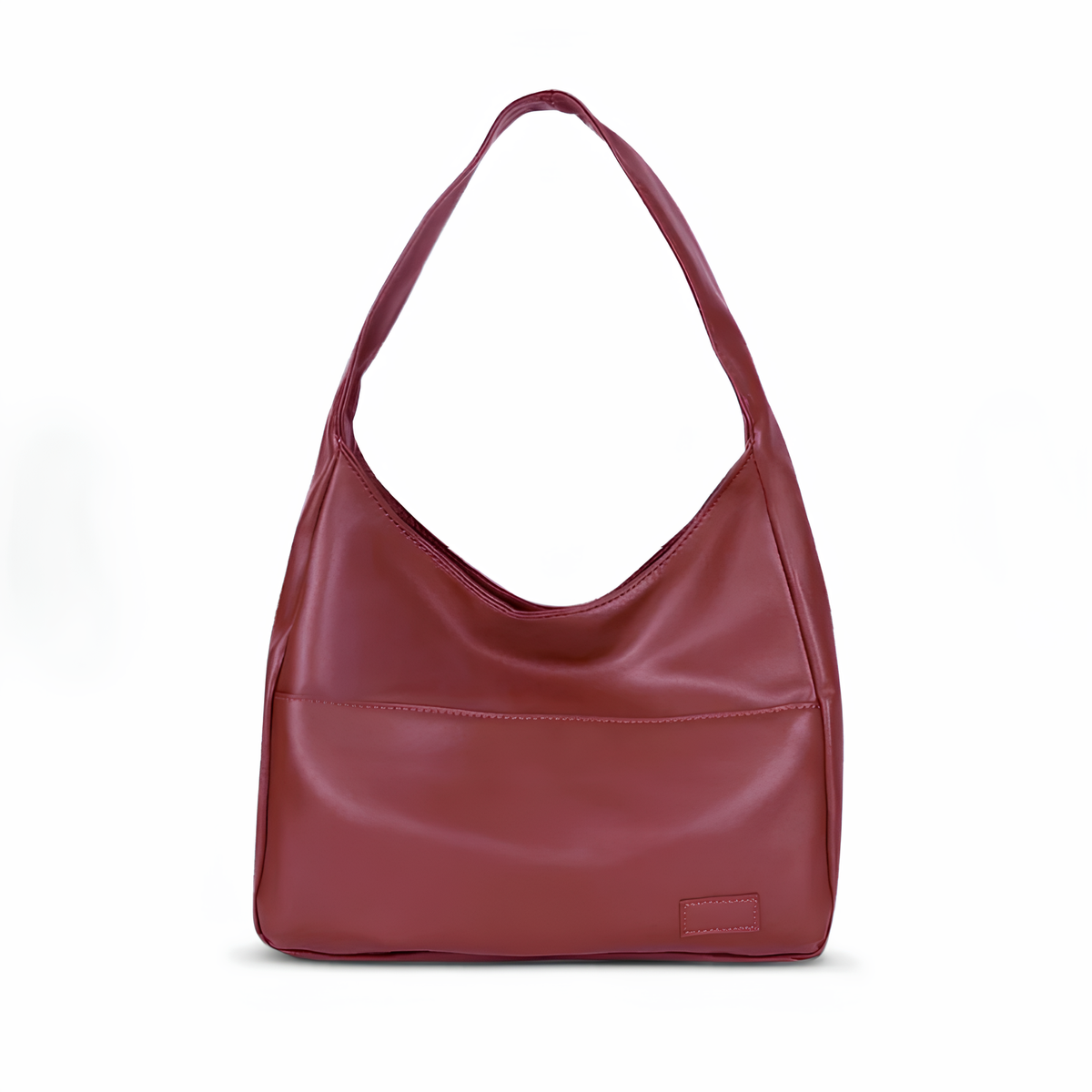 Cuir végan rouge bordeaux pour ce hobo de face, anse souple et étiquette discrète en bas