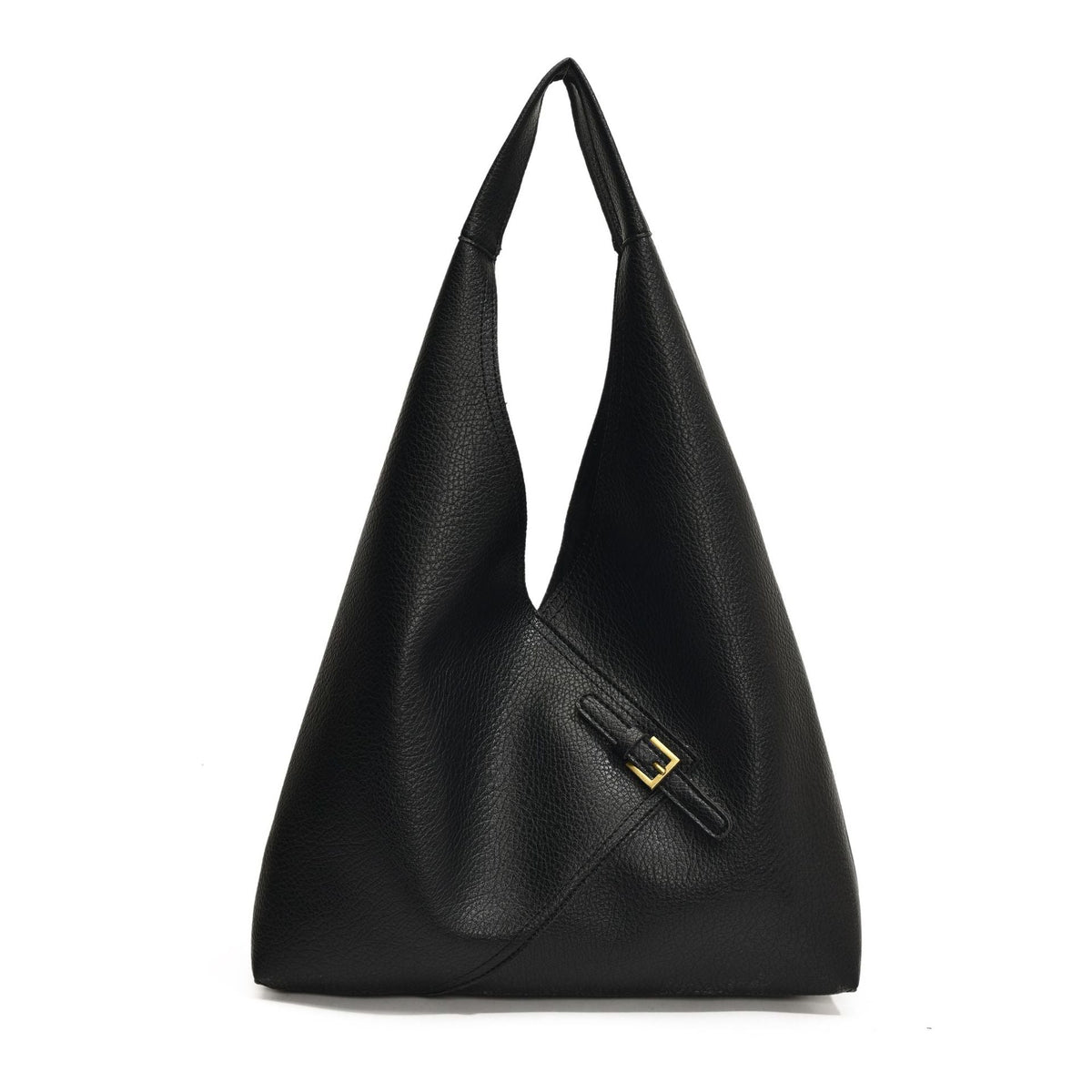 Sac hobo noir en cuir végan grainé, forme triangulaire et patte à boucle dorée sur le côté