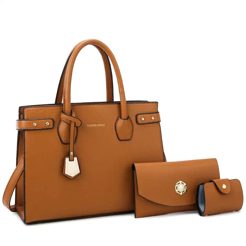 Ensemble trois pièces en cuir végan cognac : sac structuré, pochette et porte-cartes