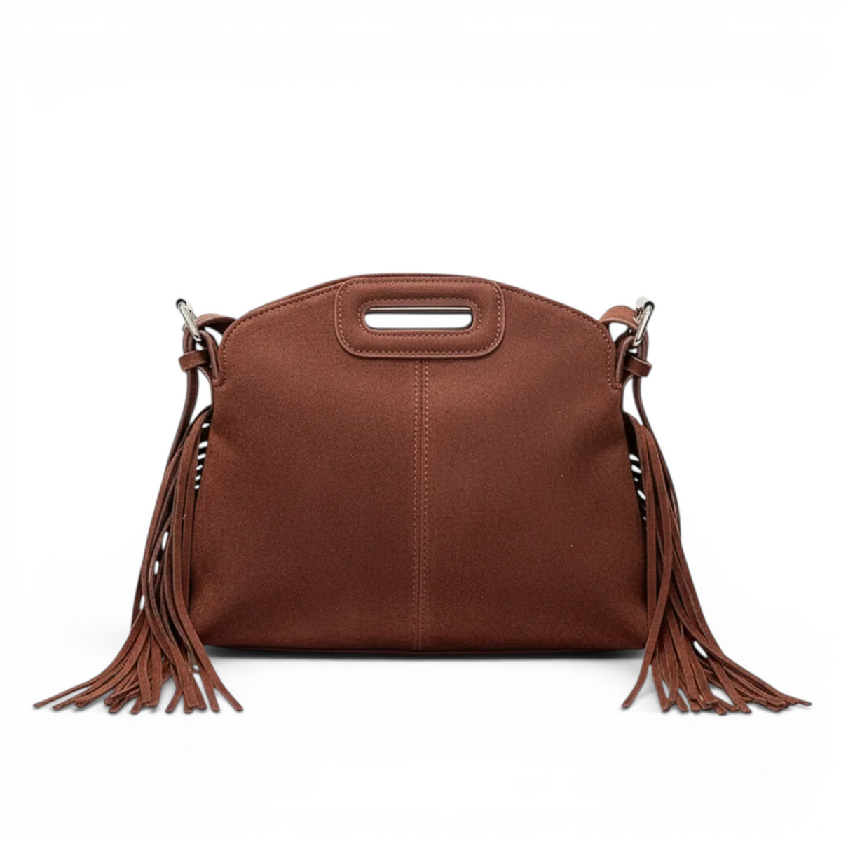 Brun roux et grain velouté, le sac à franges montre sa poignée intégrée et sa sangle amovible
