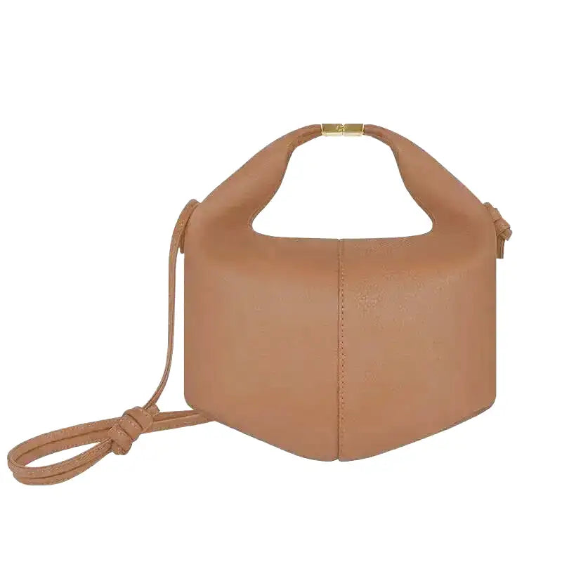 Mini sac seau camel à anse pincée, embouts dorés et cordon bandoulière noué sur le côté